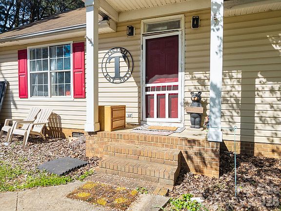 5th image of 430 Stutts Rd