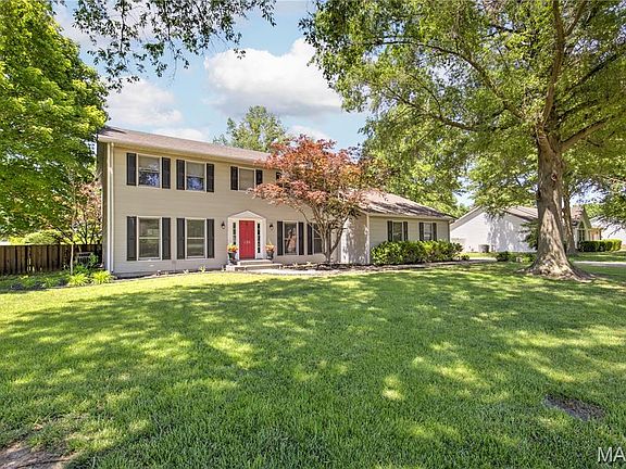 2nd image of 126 Larkspur Ln