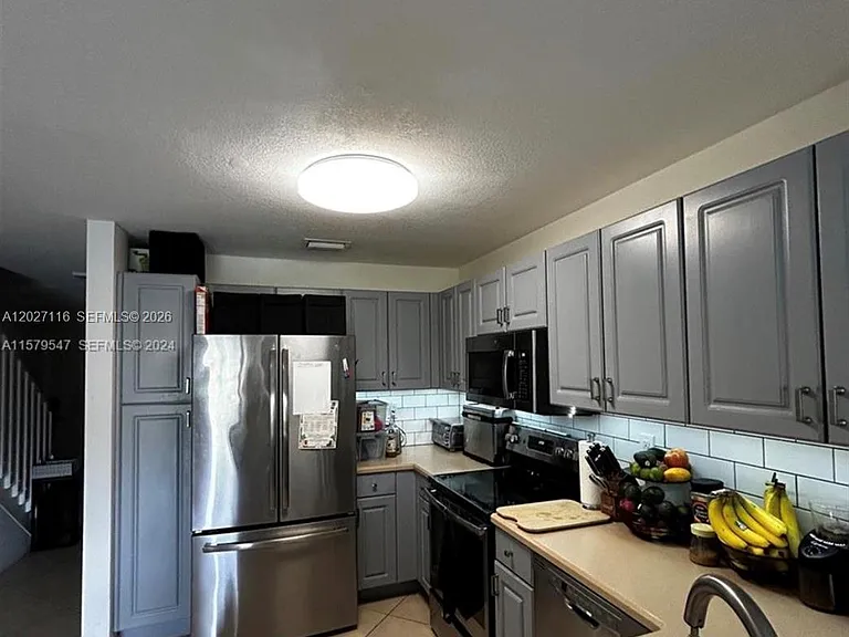 12805 SW 31st Ct — Photo 3