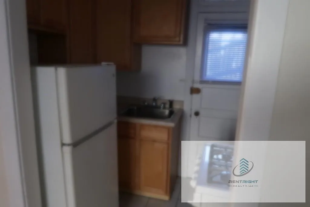 Studio, 1.0 bath, 550 sqft, $1,300 — Photo 2