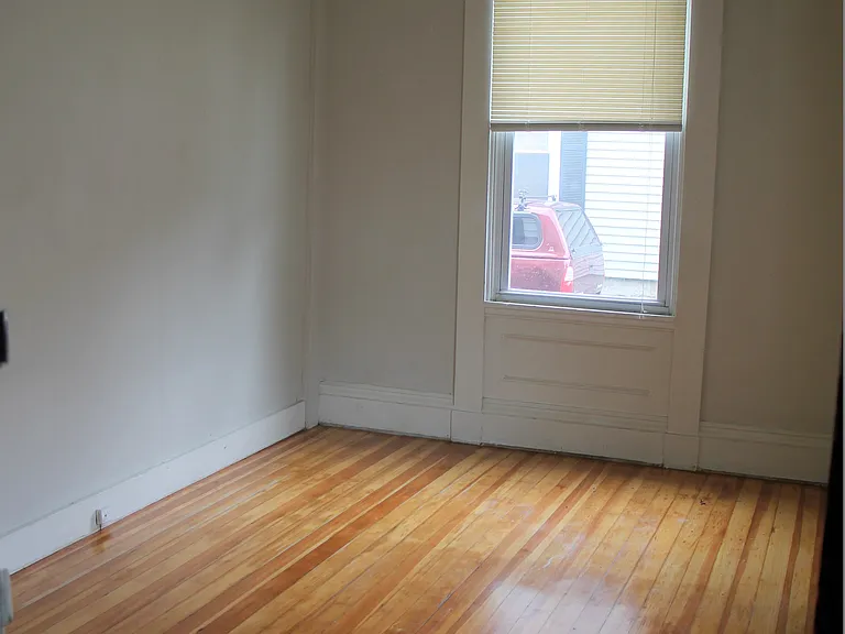 44 Chestnut St #1 — Photo 2
