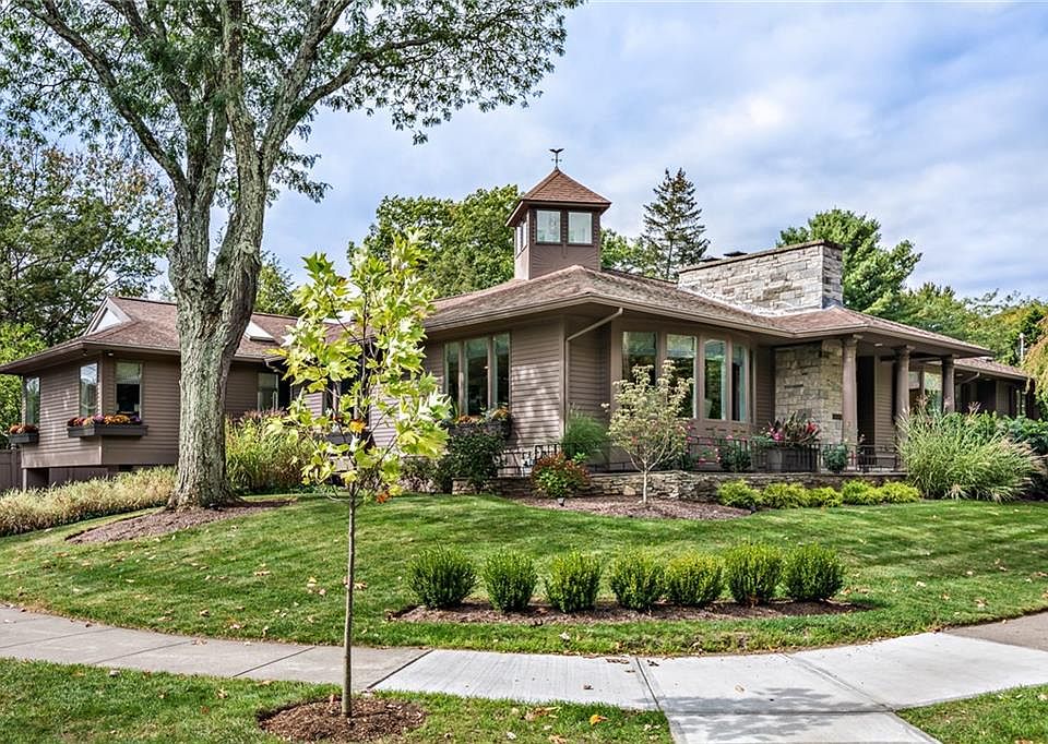 1st image of 642 Blackstone Blvd