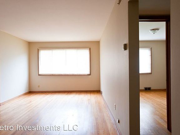 2nd image of 1323-1333 E Colorado St #1