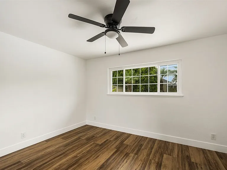 938 S Chaucer St — Photo 11