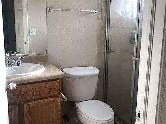 5th image of 809 Bonnie Ct