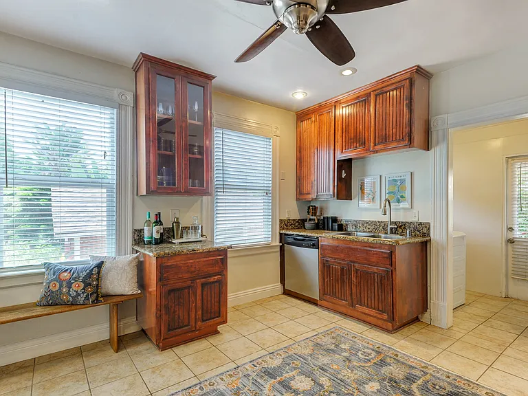 703 Manzanita Ave — Photo 11