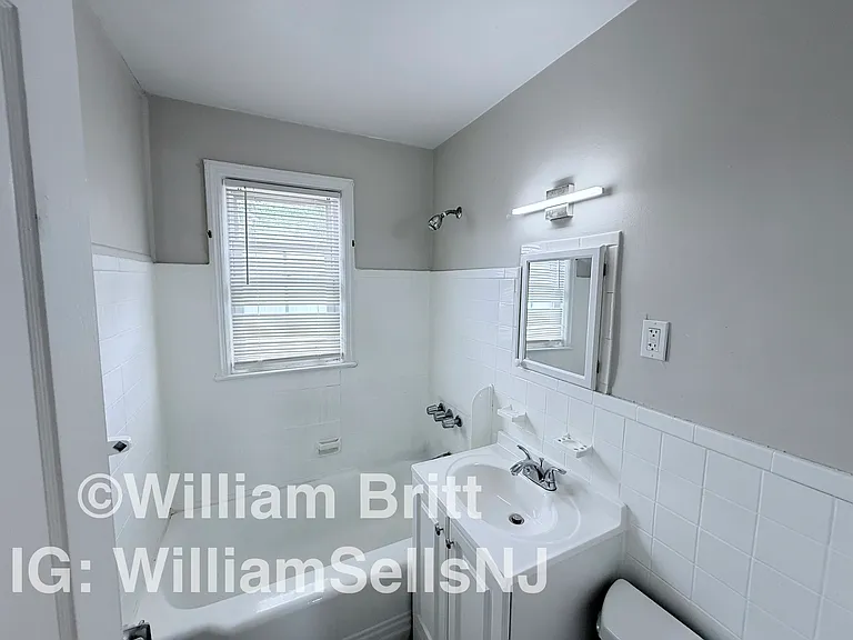 500-502 Alma Ter #B6 — Photo 16