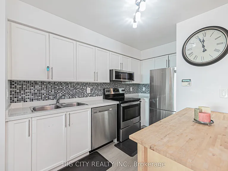 23 Oneida Cres #1206 — Photo 11