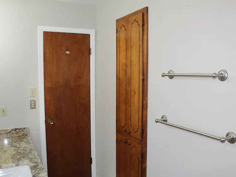 1414 N Live Oak St — Photo 19