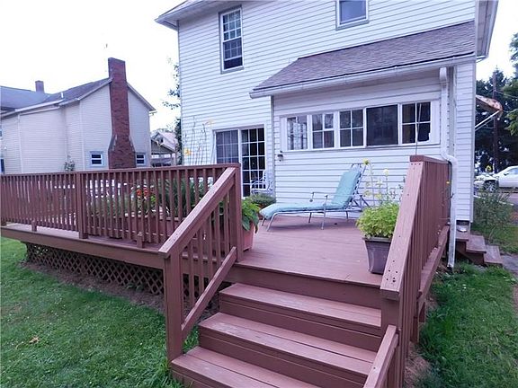 4th image of 220 Clinton St
