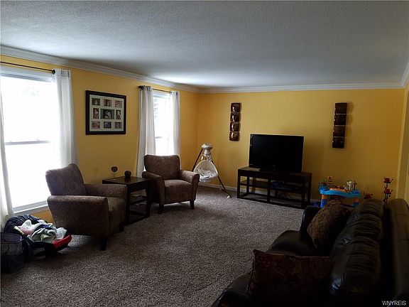 2nd image of 4 Creekview Dr