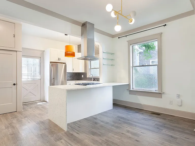 720 Penn Ave NE #6 — Photo 8