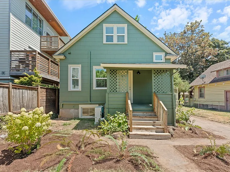 4535 NE Cleveland Ave — Photo 43