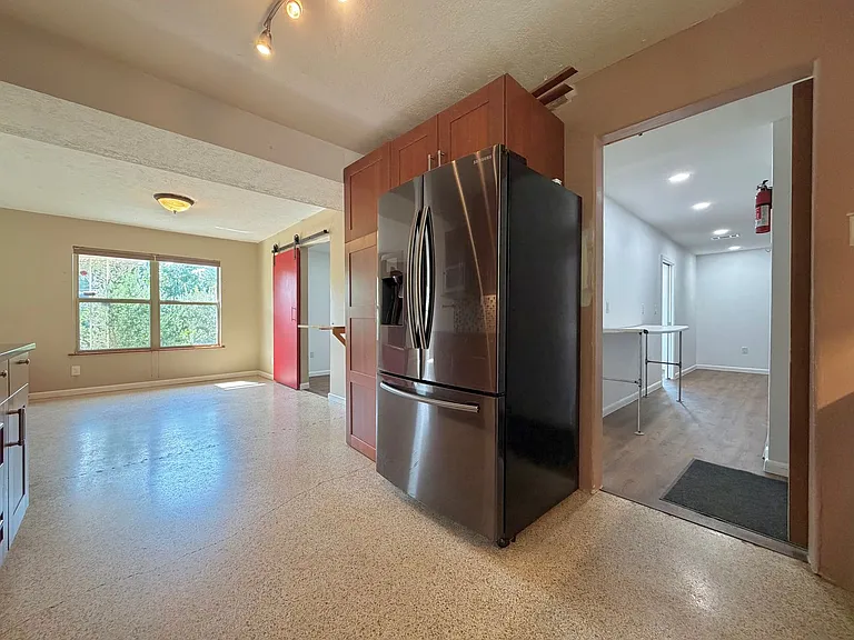 7103 Twin Crest Dr — Photo 9