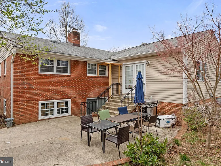 5937 Avon Dr — Photo 4