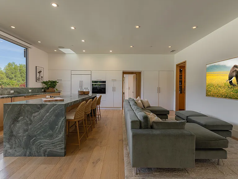 2735 Grand Ave — Photo 12