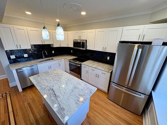 3rd image of 7546 Byron Pl #3W