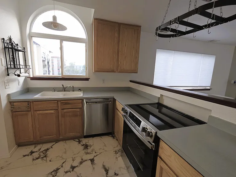 2850 Aurora Ave #301 — Photo 12