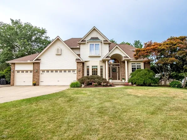 9458 Whalers Cv, Mentor, OH 44060