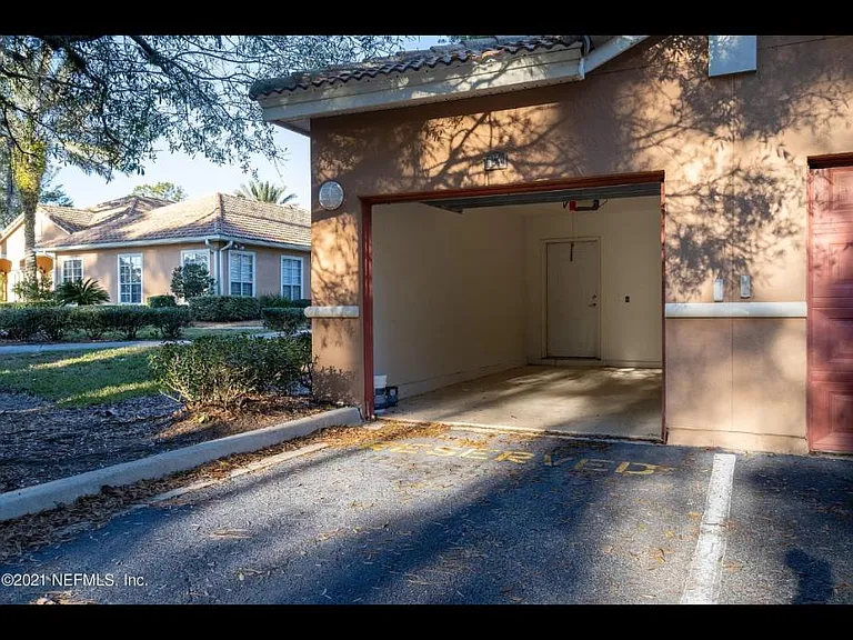 510 Florida Club Blvd — Photo 21