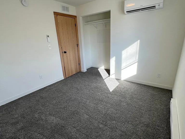 501 Knox Ave N #2 — Photo 8
