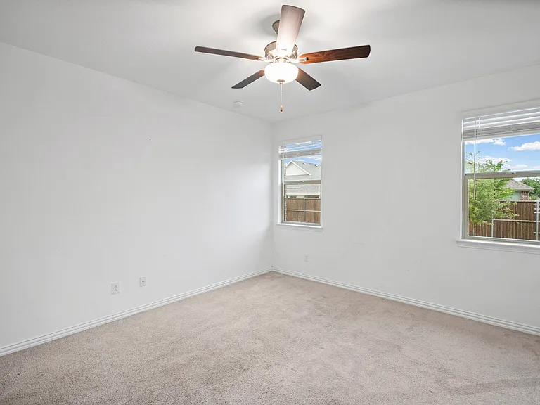 5948 Priory Dr — Photo 11