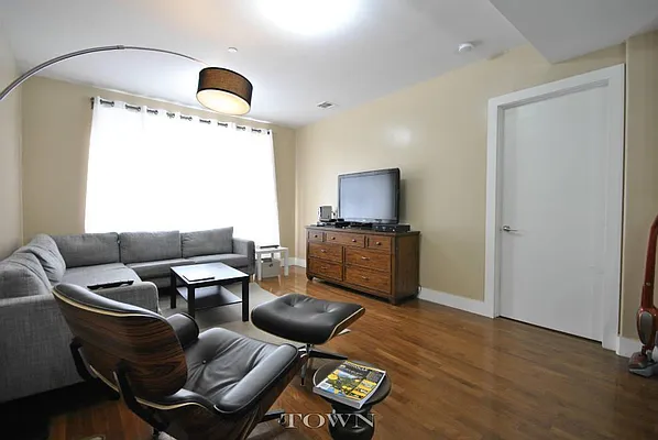 Rented by Town Residential | media 37