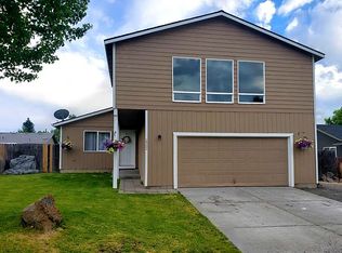 2902 SW Pumice Pl, Redmond, OR 97756