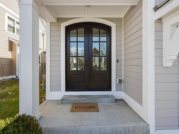 2nd image of 18 Dwyer Pl