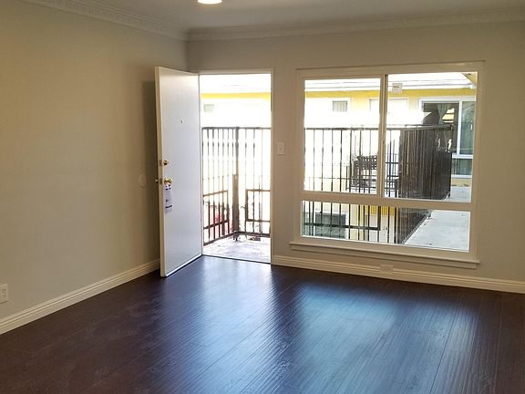 2nd image of 5446 Sierra Vista Ave