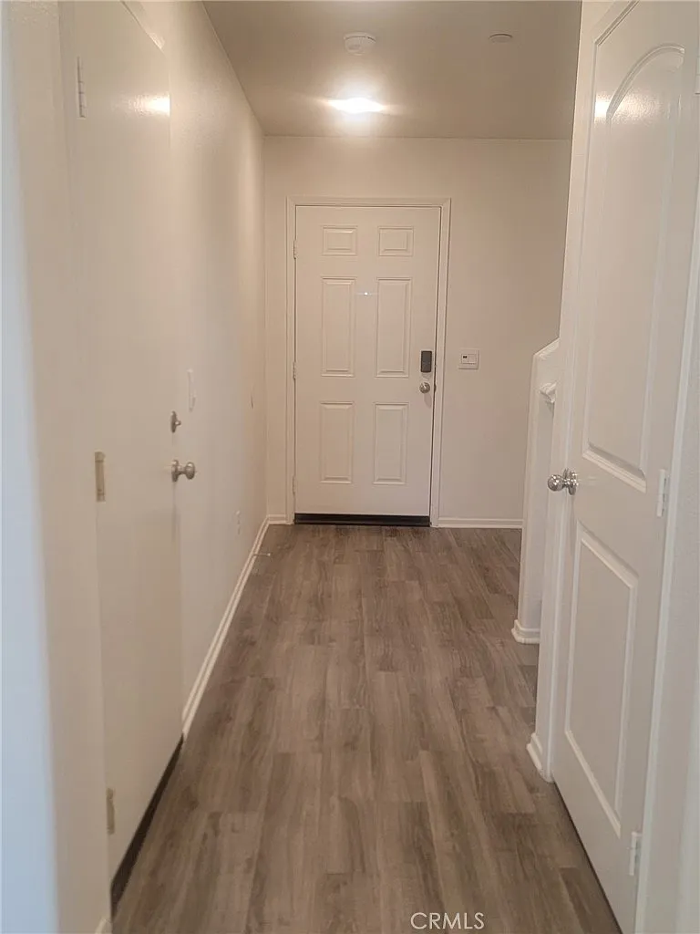 3 bed, 2.5 bath, 1705 sqft, $3,300 — Photo 2