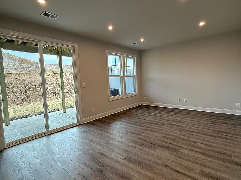 1362 Laconia Ln — Photo 4