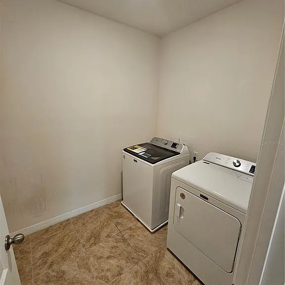 1387 Berry Ln — Photo 25