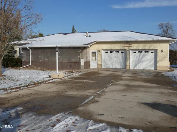 379 Harold St, Hazelton, ND 58544