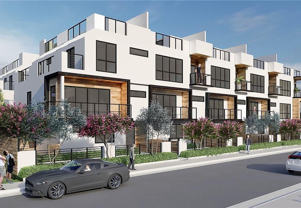 1st image of 810 NE 2nd Street