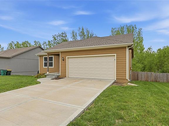 3rd image of 21407 W 216th St