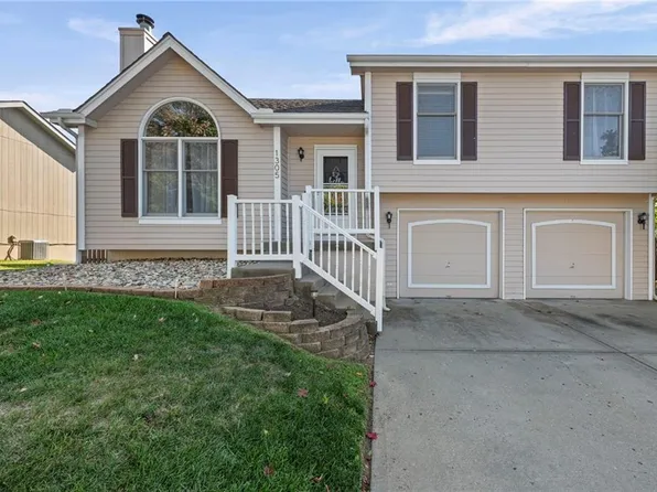 1305 NW 72nd St, Kansas City, MO 64118