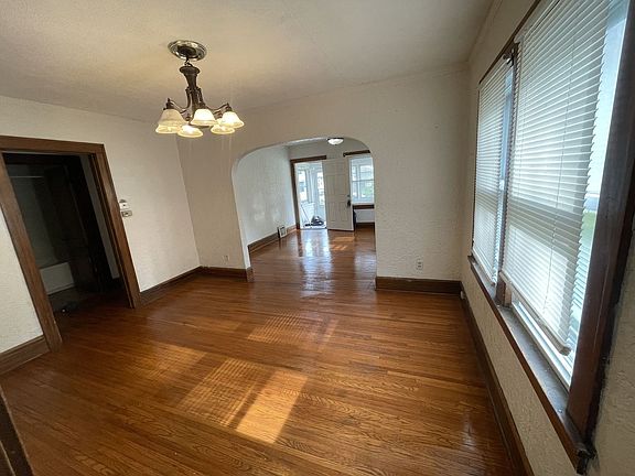 5th image of 702 Miriam Ave