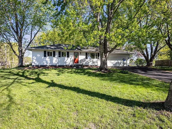 909 121st Ave NE, Blaine, MN 55434