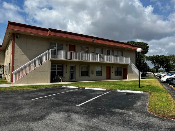 12801 SW 43rd Dr APT 212, Miami, FL 33175