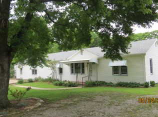 804 Broad St, Winfield, KS 67156