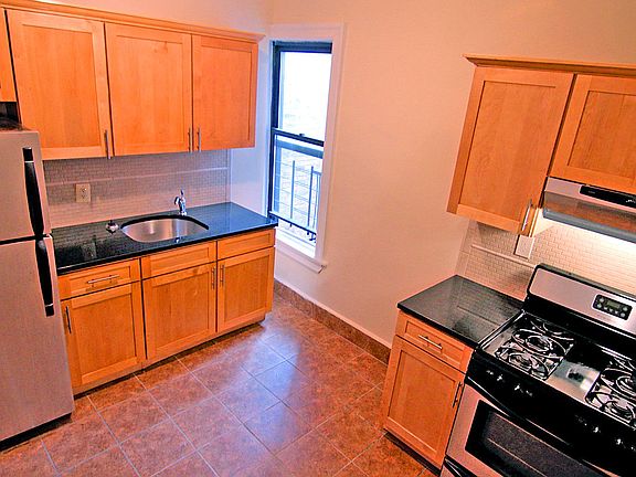 2nd image of 200 Bradhurst Ave APT 34