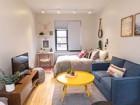 5th image of 312 W 23rd St #T4