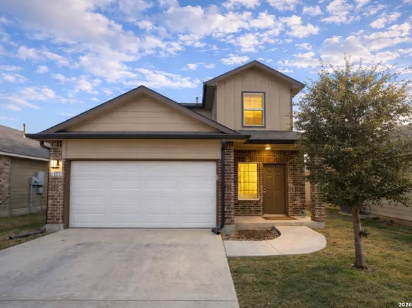 177 Middle Green, Floresville, TX 78114