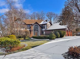 873 Baker Ct, Glen Ellyn, IL 60137