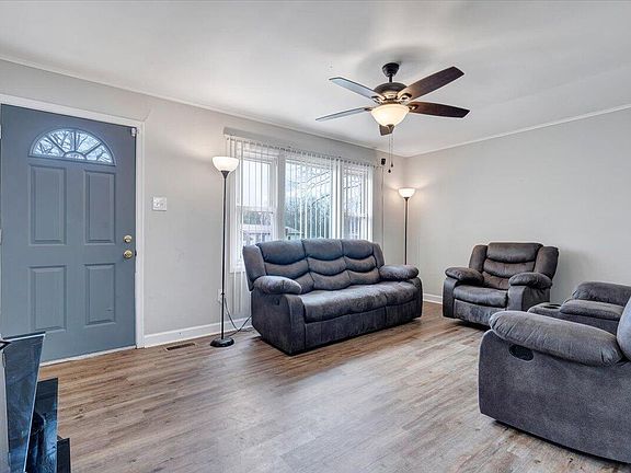 3rd image of 27 Valentine Ct