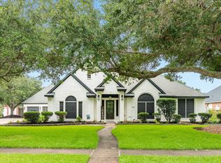 294 Timbercreek Dr, Lake Jackson, TX 77566