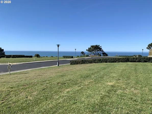 0 Sea Court Ln, Brookings, OR 97415
