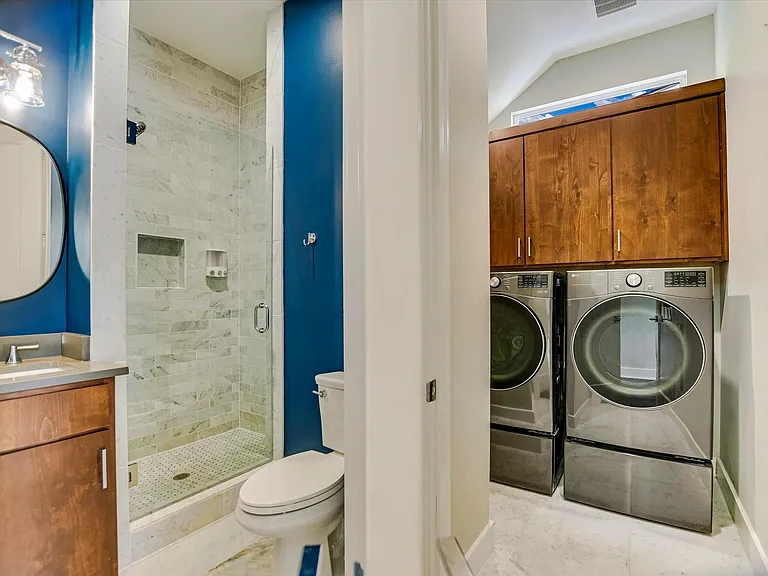 2109 W 12th St — Photo 18