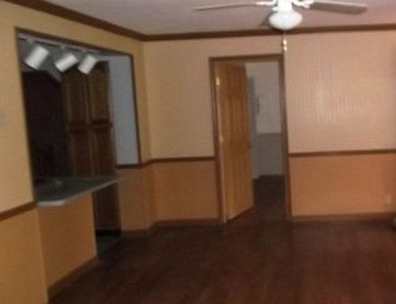5th image of 321 Woodside Ave